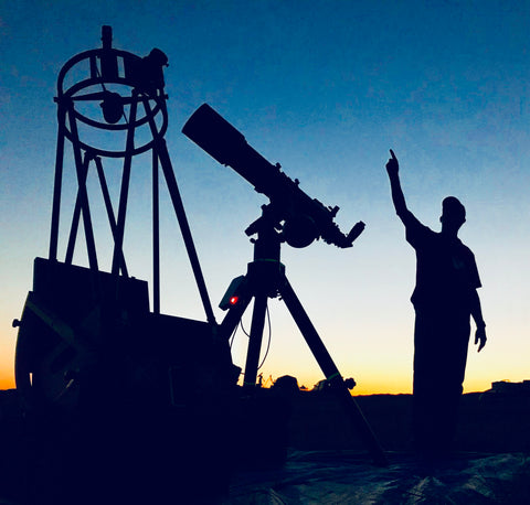 Pointing out the Milky Way at the Nebraska Star Party