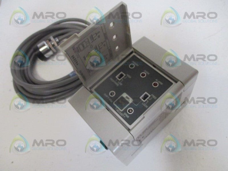 KEYENCE EX-210 EX-422 SENSOR/POWER SUPPLY *NEW IN BOX*