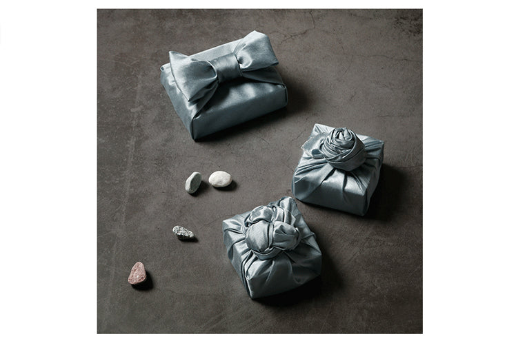 If you want to bring charm to your presents, use Korean Bojagi as the choice for wrapping cloth.