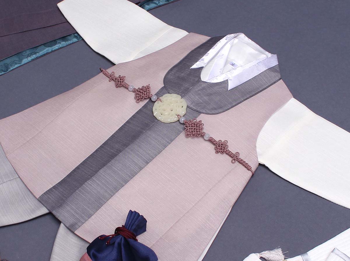 An up close look at the vest for the Classy Prince Baby Boy Hanbok in Biege.