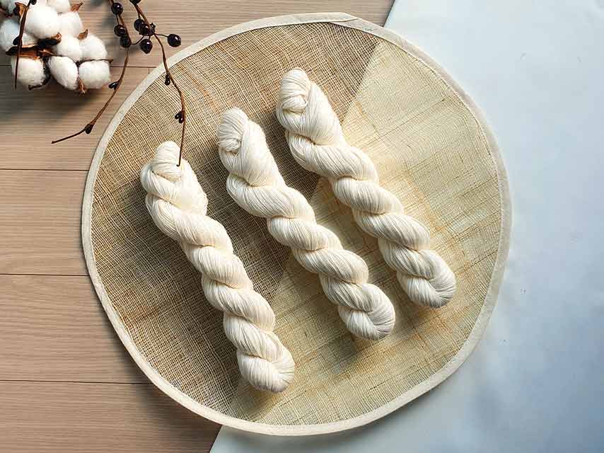 Our Premium White yarn is a classic Doljabi item that's included in both our basic and complete set.