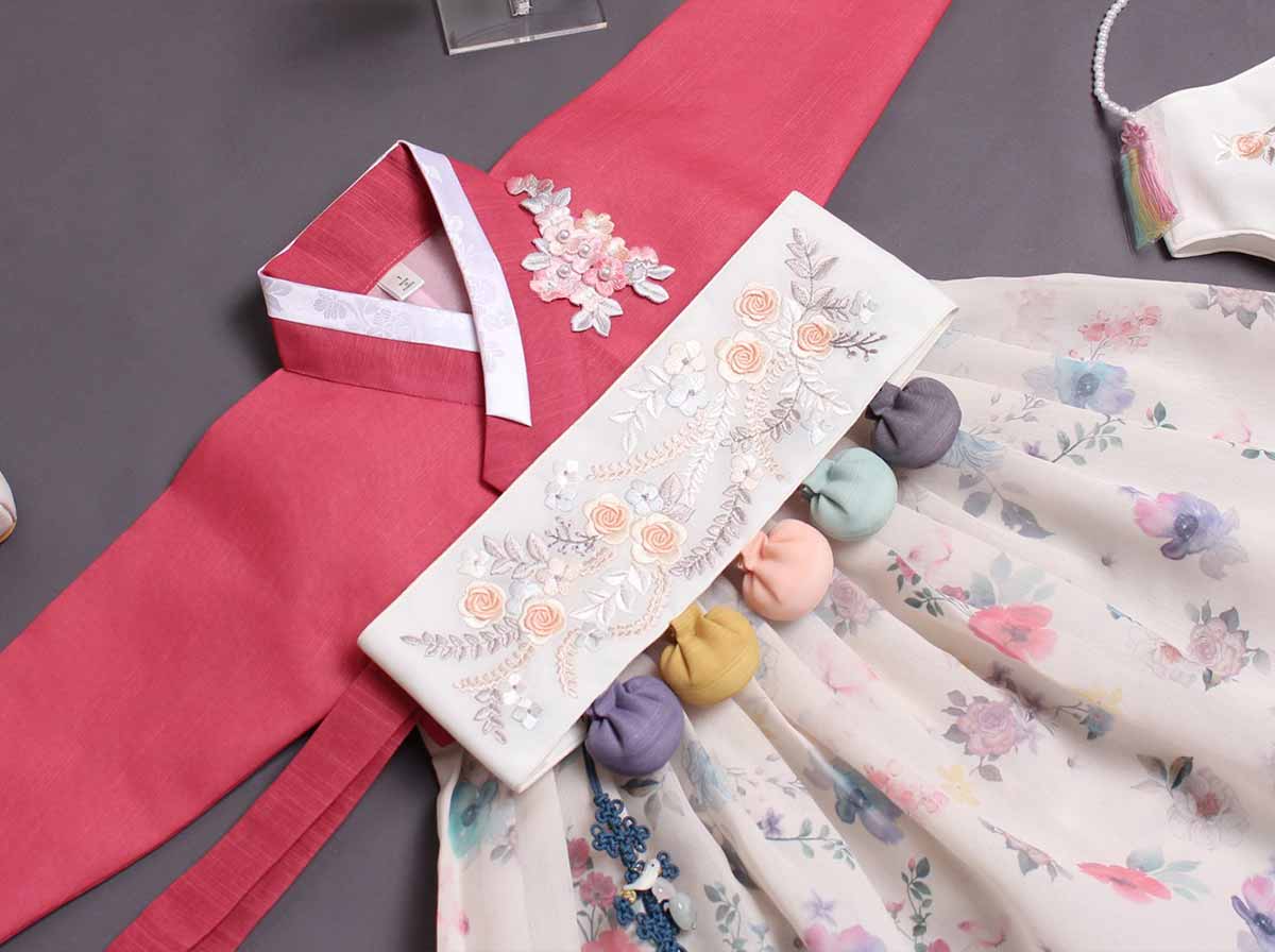 We offer baby girl hanbok in crimson and alabaster for 100 day, 1 year, and 2 year old.