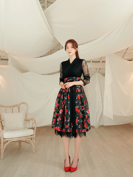 What's wonderful about this ebon modern hanbok dress is that it goes with floral skirts or with jeans, and it's incredibly comfortable to wear.