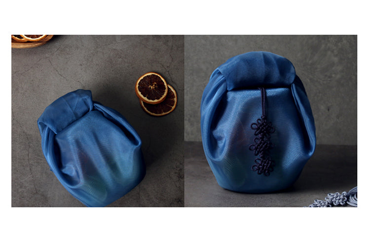 Even if the gift is circular, it's so hassle-free to wrap it in this Bojagi fabric cloth in deep blue.