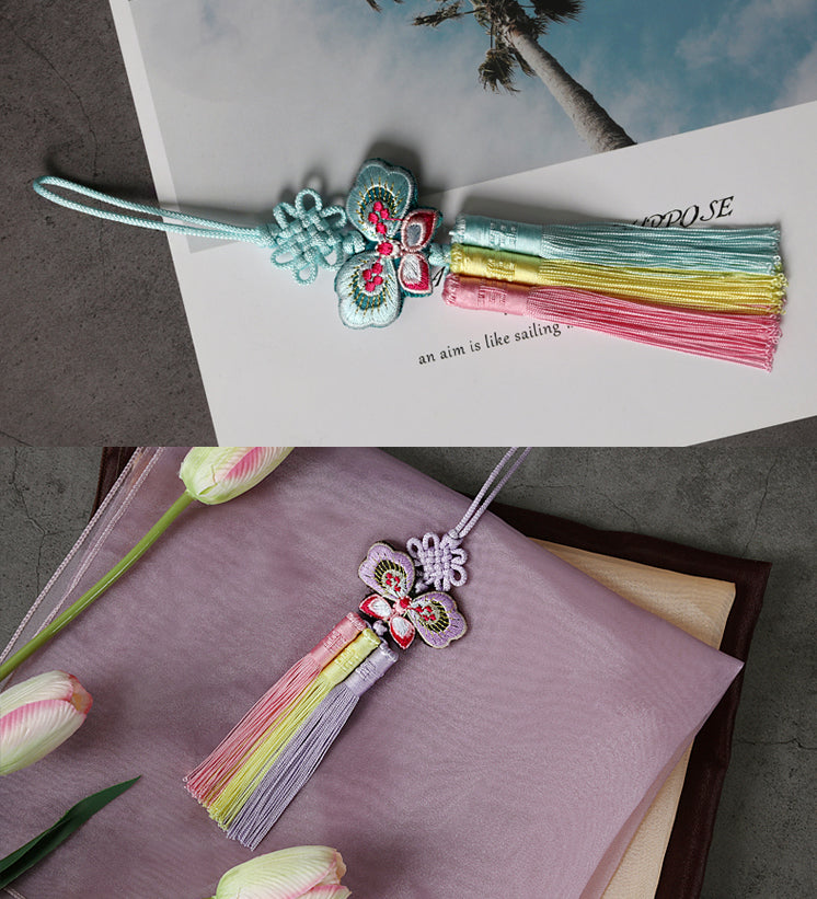 The butterfly tassel really is enchanting and can be used around any Bojagi for a timeless and breathtaking look.
