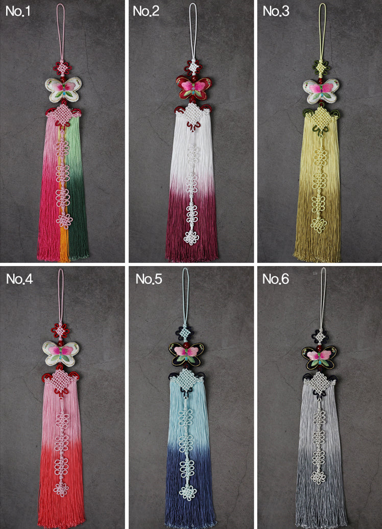 At Joteta, we offer a variety of beautiful butterfly norigae for your hanbok. 