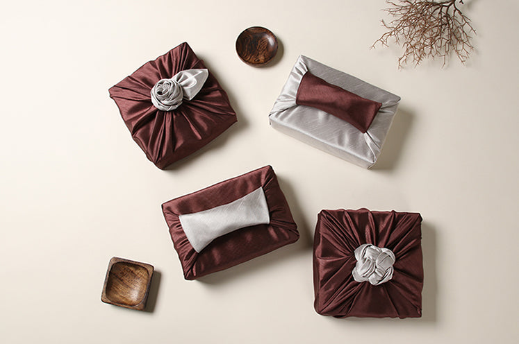 Bronze and pearl go well together to create a luxury gift wrap suited for traditional Korean holidays.