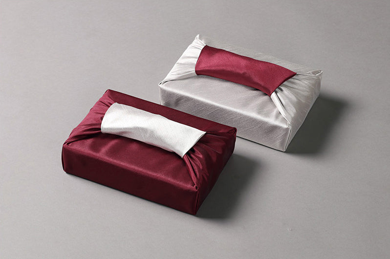 Since this Korean wrapping cloth Bojagi is double sided, you can use the vermilion side for a gift of love and the white side of the gift wrapping cloth for a more neutral occasion.