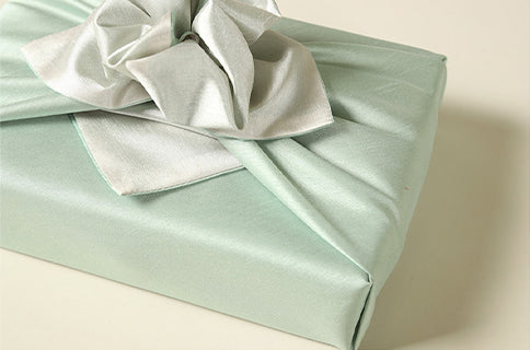 Sap and pewter fabric wrapping paper is timeless for Seollal or Doljanchi.