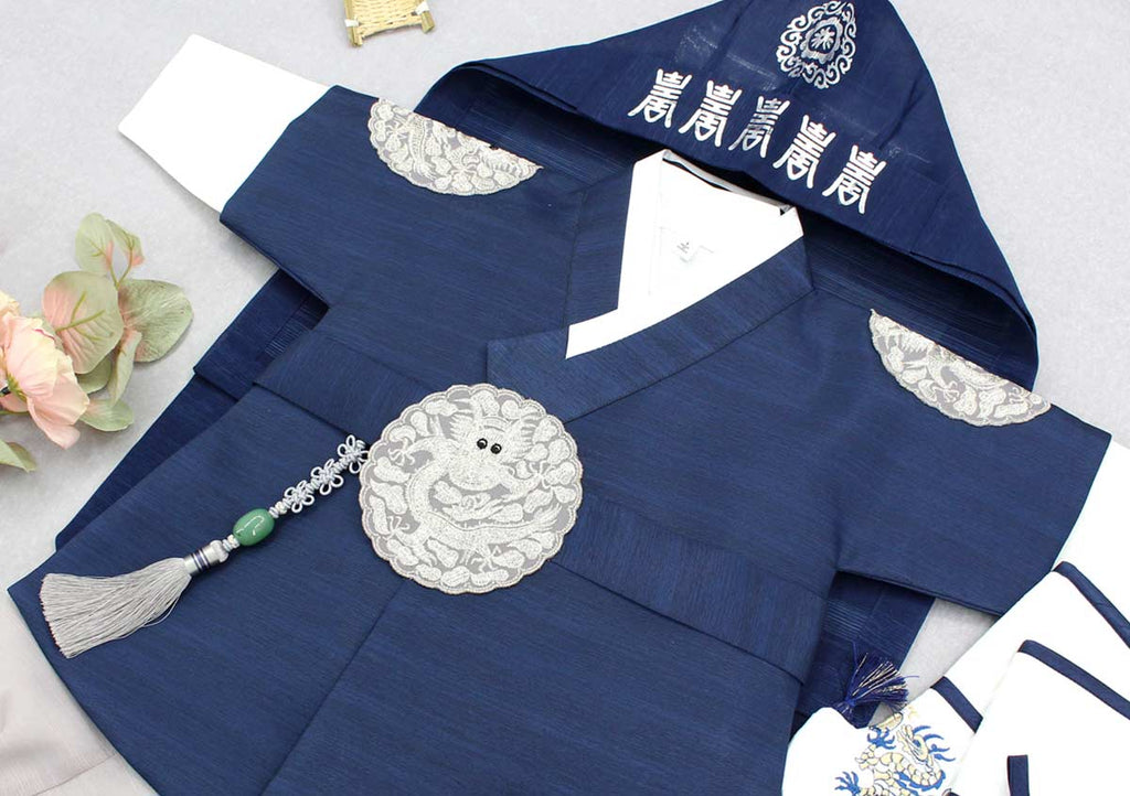 Cute Boys Hanbok in Navy의 비스듬한 모습