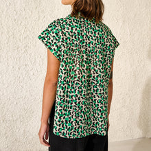 Load image into Gallery viewer, Bellerose Soukie Print Shirt- green
