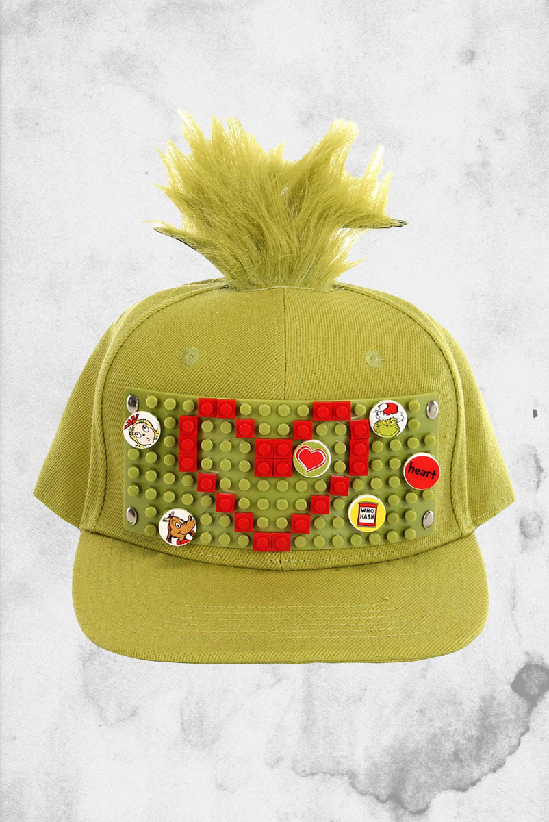 https://cdn.shopify.com/s/files/1/0392/4682/3469/products/grinch-lego-christmas-hat_1800x1800.jpg?v=1677979266