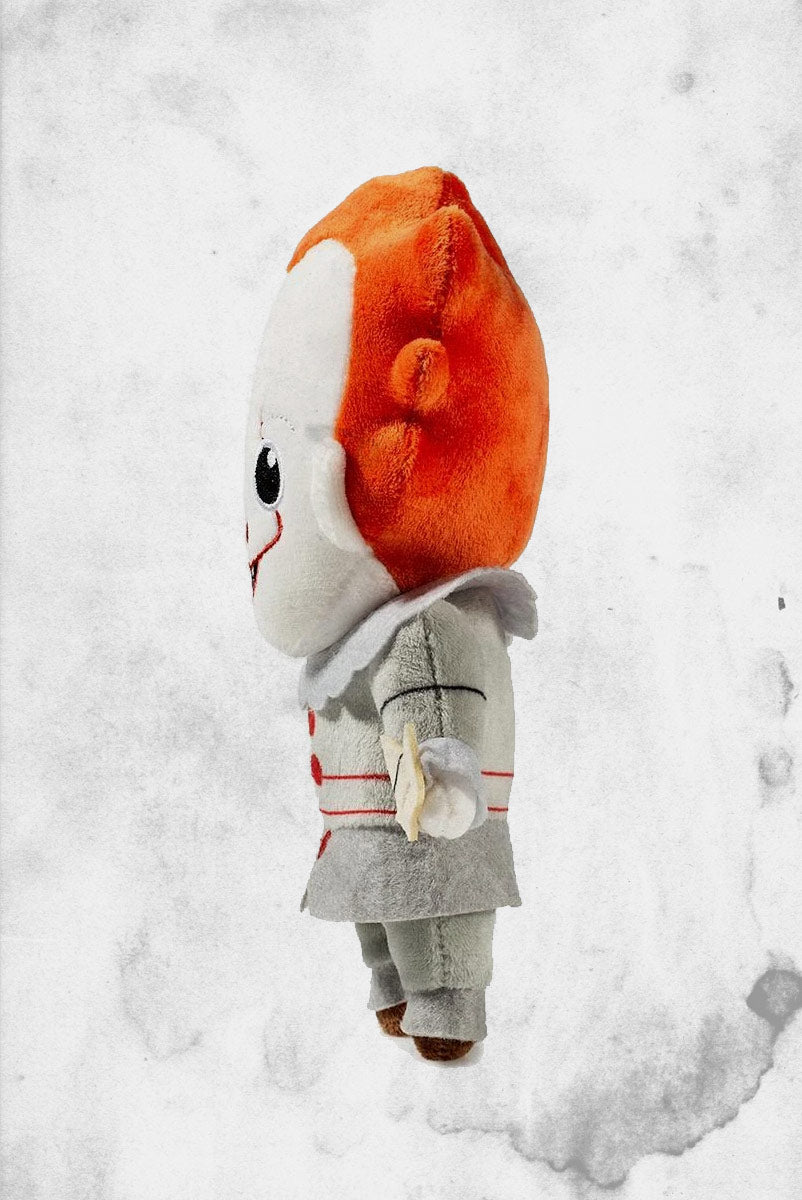 https://cdn.shopify.com/s/files/1/0392/4682/3469/products/pennywise-creppy-clown-doll-stuffed_1800x1800.jpg?v=1588032911