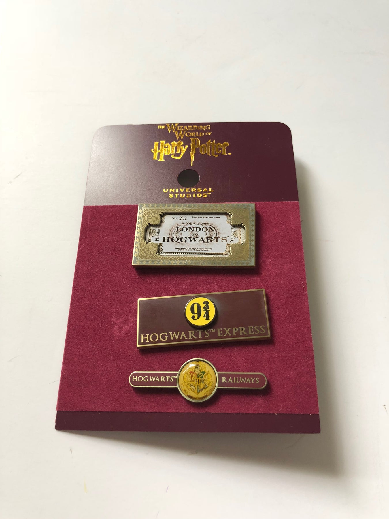 Universal Studios Harry Potter Hogwarts Express Pin Set New with Card ...