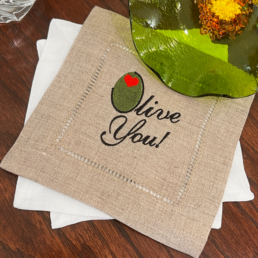 Wine Stain Cocktail Napkins, Set of 4, Funny Cocktail Cloth Napkins – White  Tulip Embroidery