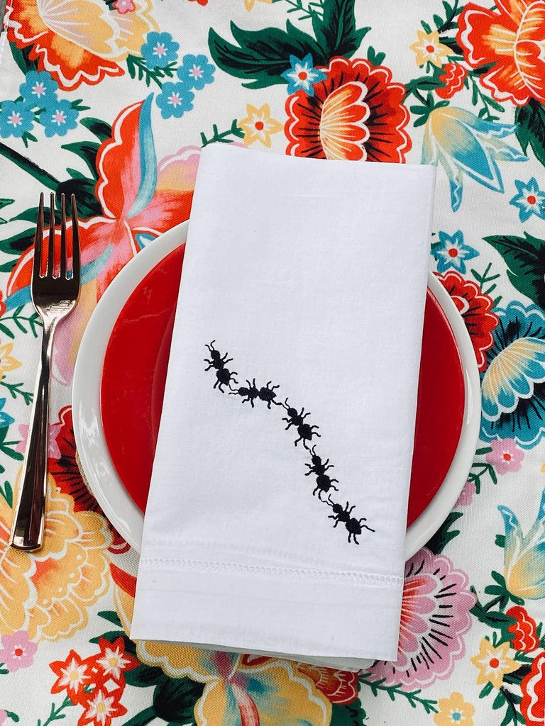 Linen Napkins With Bee Embroidery Set of 8, Embroidered Napkins