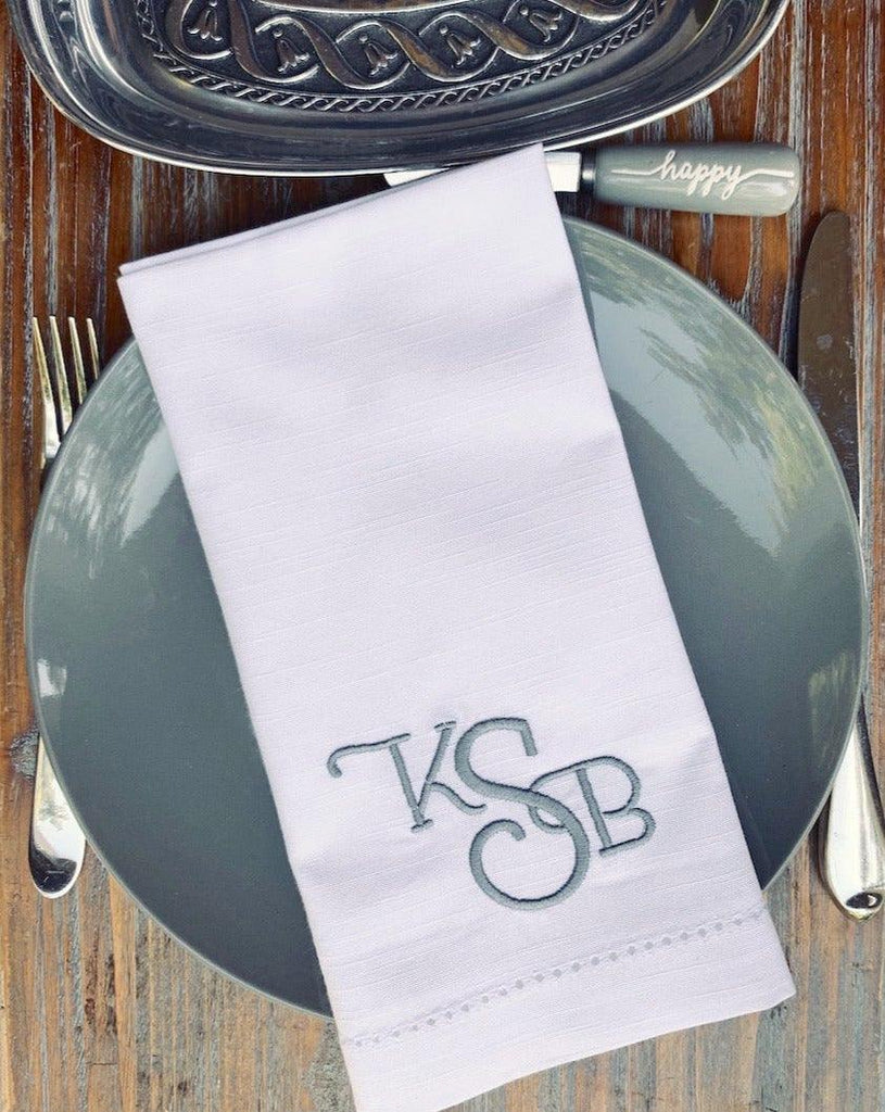 Monogrammed cloth dinner napkins with BUTTONHOLE set of 6,napkin bib, –  Embroidery by Linda Store