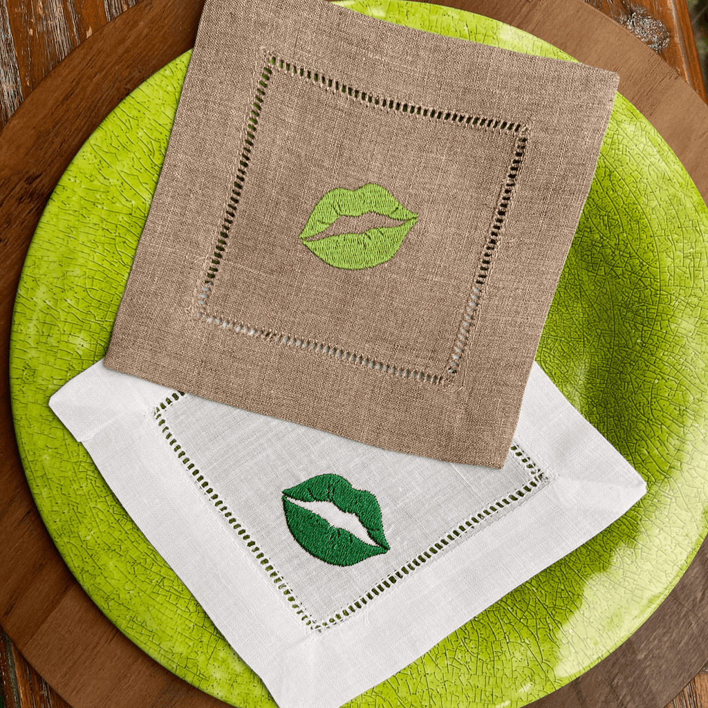 https://cdn.shopify.com/s/files/1/0393/1893/products/st-patrick-s-day-kiss-me-cloth-cocktail-napkins-set-of-4-lip-cocktail-napkins-white-tulip-embroidery-1_1024x1024.png?v=1676314672