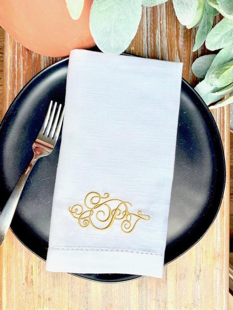 Monogrammed cloth dinner napkins with BUTTONHOLE set of 6,napkin bib, –  Embroidery by Linda Store