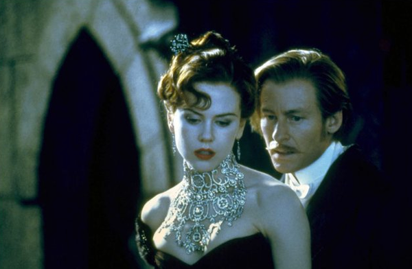 Diamond necklace in Moulin Rouge
