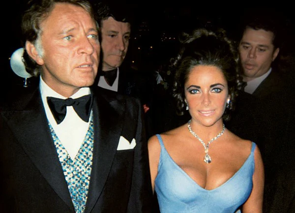 Elizabeth Taylor's pear shaped diamond necklace