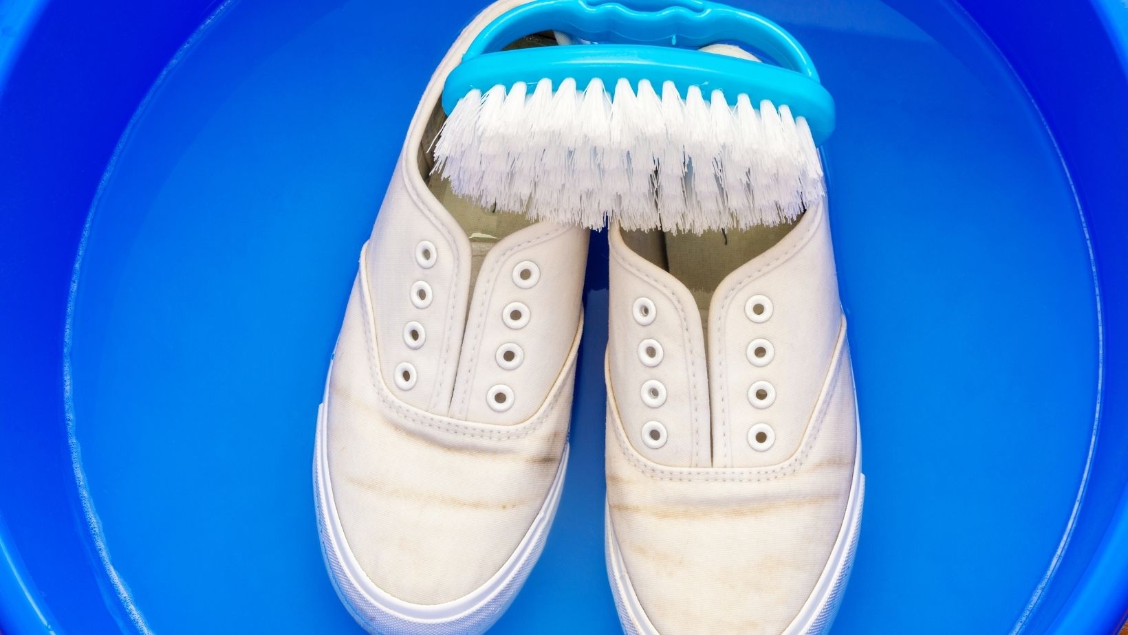 best way of cleaning white trainers