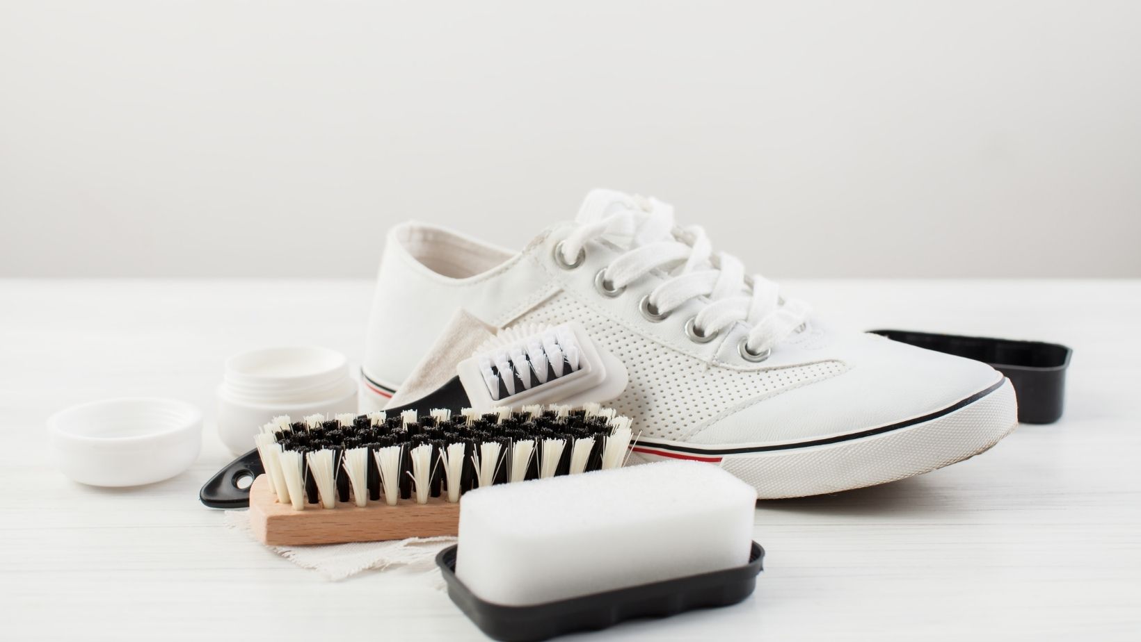 how to wash white trainers