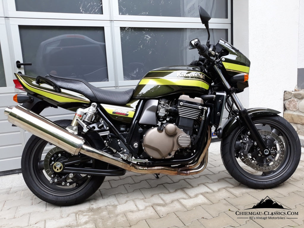 Kawasaki ZRX1200R unique build in Z1 Colour and DAEG striping