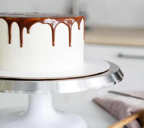 cake-with-chocolate-drip