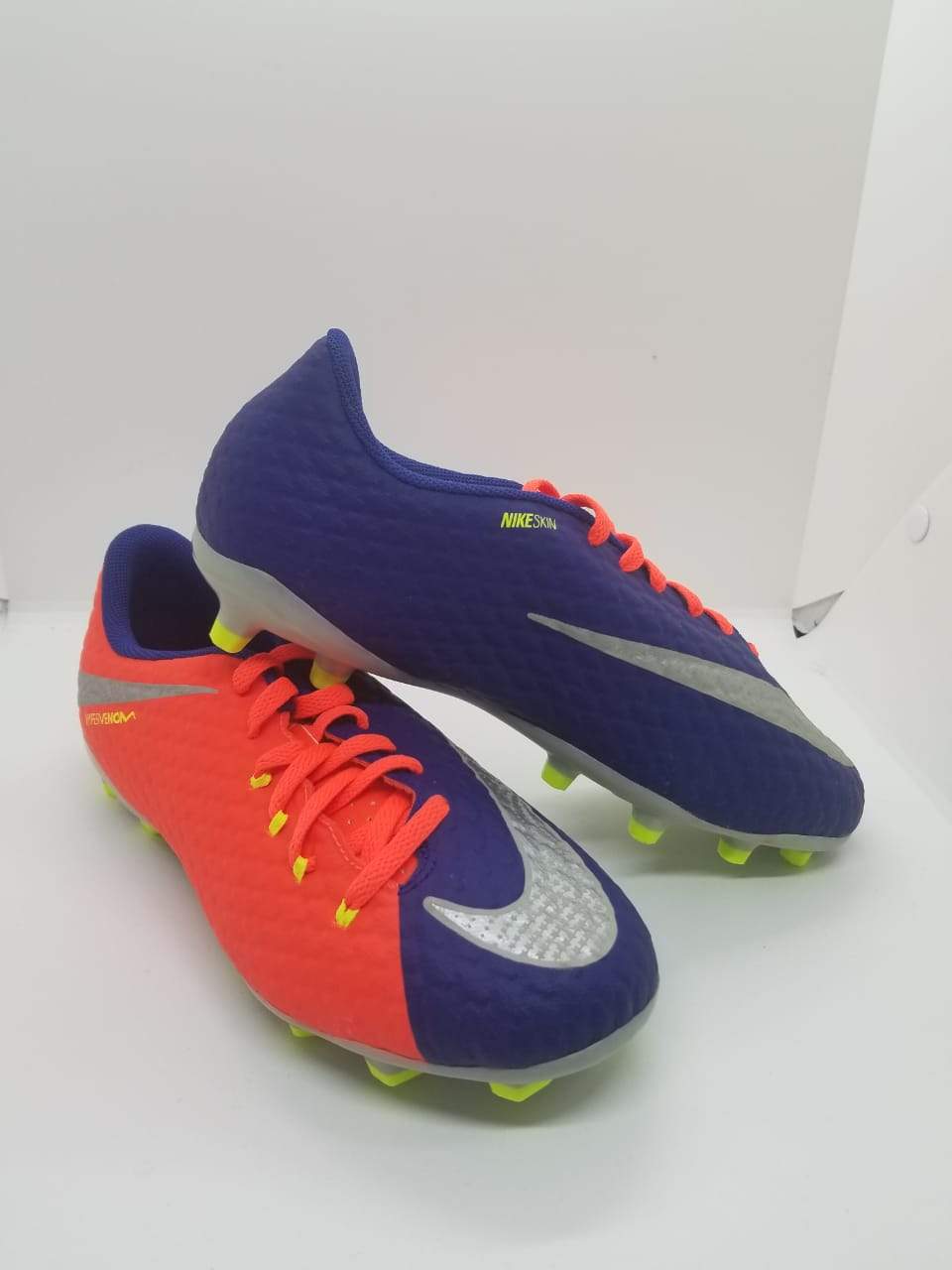 tachones hypervenom