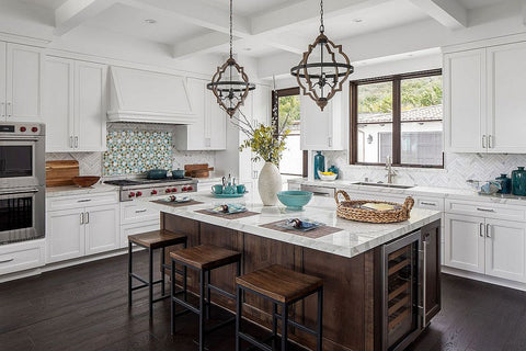 Metallic light fittings in a Mediterranean kitchen