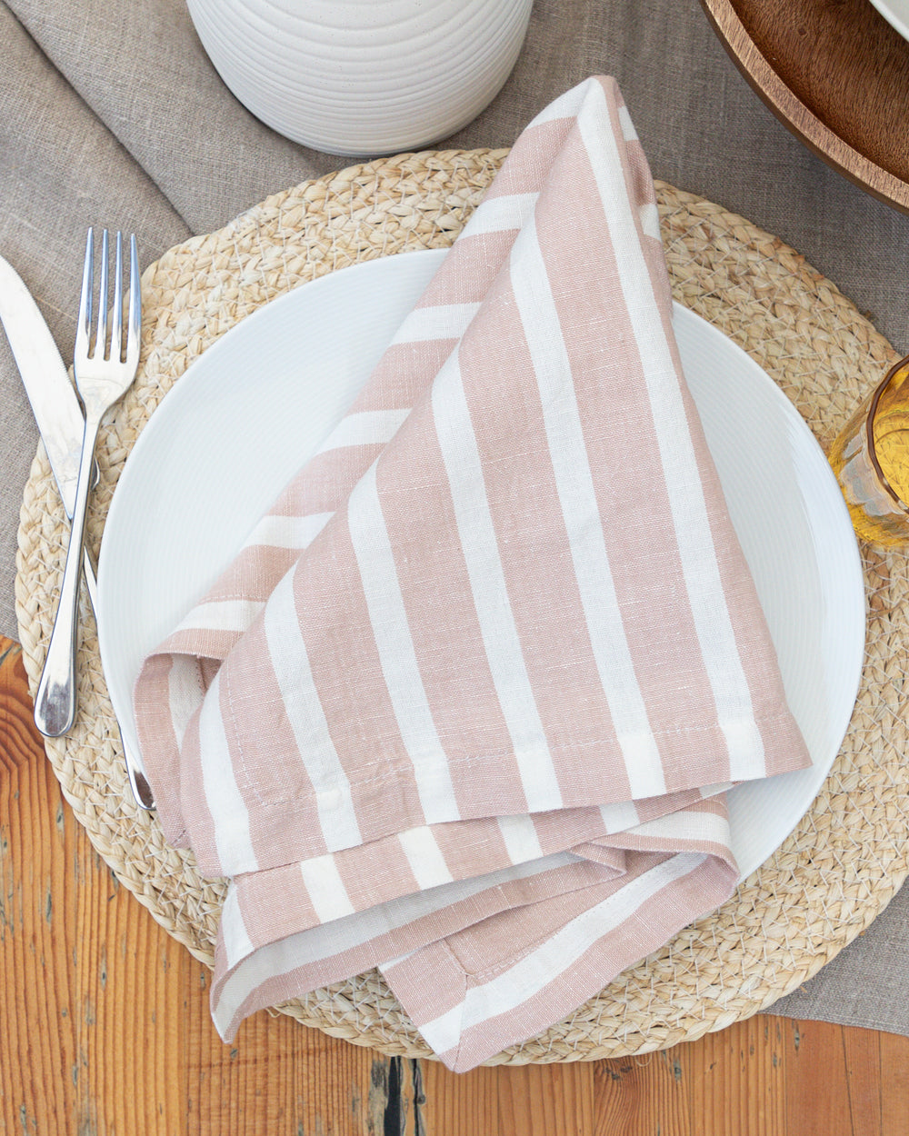 RELIQUARY X MADRE LINEN NAPKINS IN OYSTER