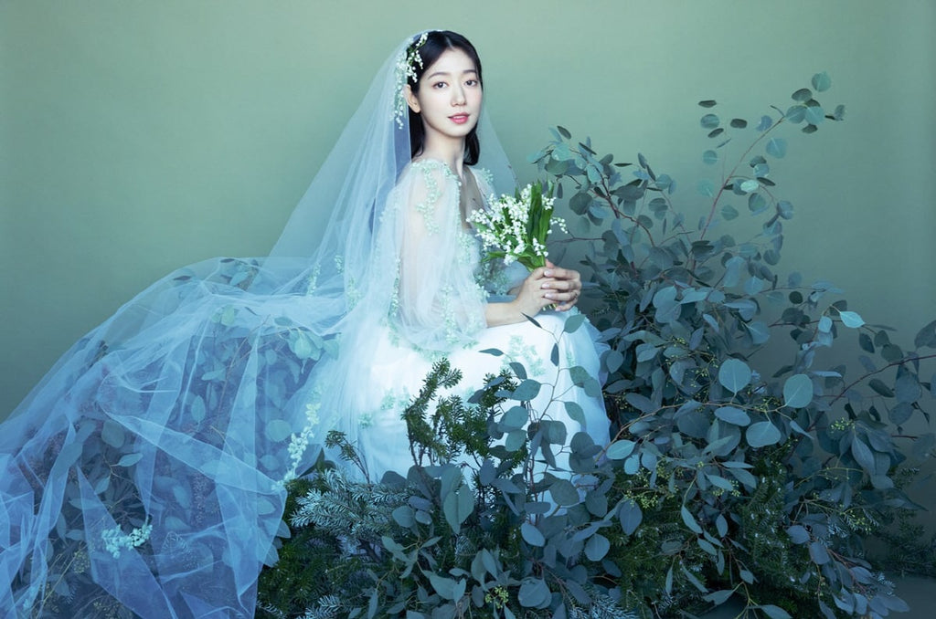 Park Shin Hye mặc váy cưới