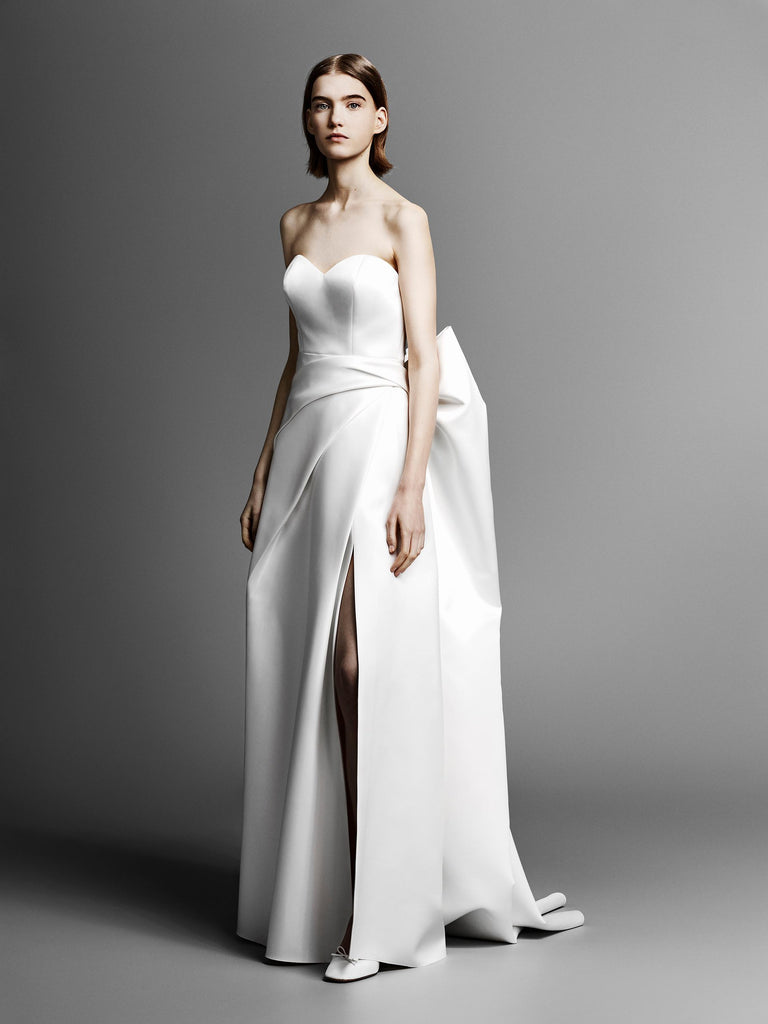 Viktor & Rolf Bridal Spring 2019 DRAMATIC BOW BACK áo cưới đẹp meera meera