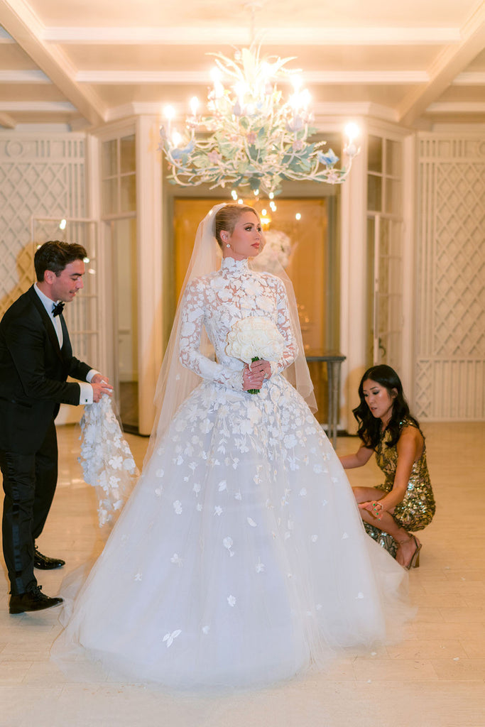 áo cưới công chúa tay dài Paris Hilton