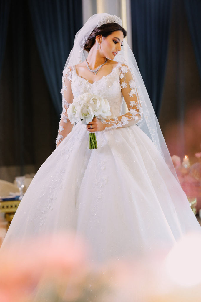 áo cưới công chúa tay dài xuyên thấu đính hoa 3D