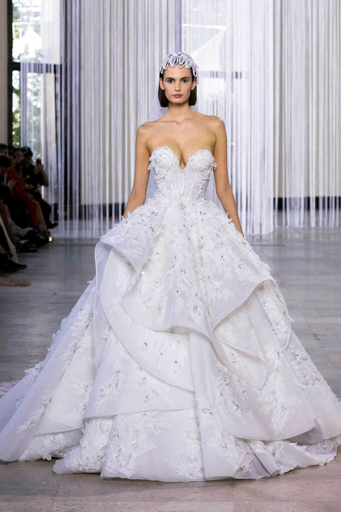 áo cưới xếp tầng Tony Ward couture fall 2023