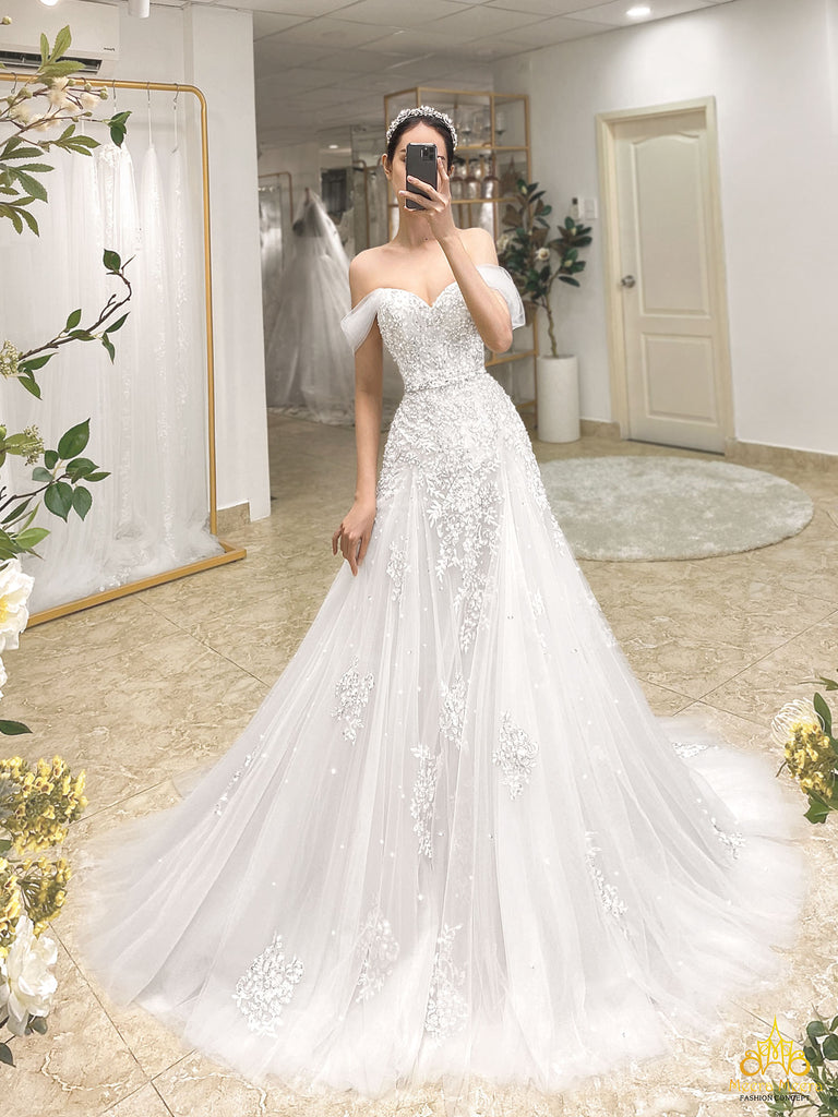 áo cưới fit and flare khoe ngực đẹp