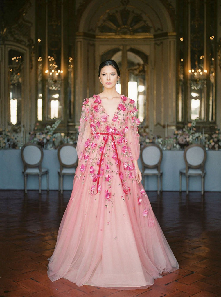 đầm cưới màu hồng đính hoa 3D