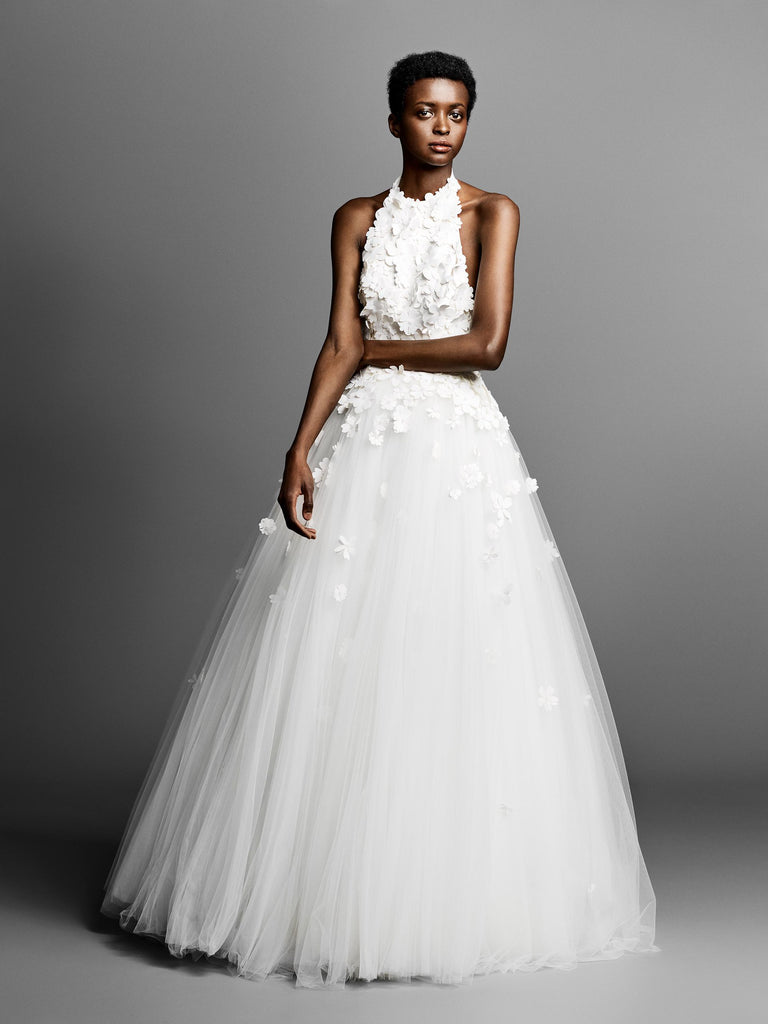 áo cưới công chúa Viktor & Rolf Bridal Spring 2019 FLOWER APPLIQUÉ OPEN BACK GOWN may áo cưới đẹp sài gòn meera meera bridal