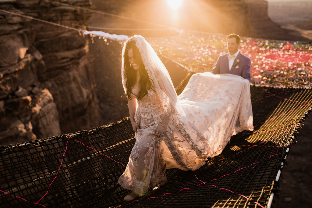 ao cuoi cong chua dep meera meera fashion concept moab-canyon-spacenet-wedding-elopement-photographer-94