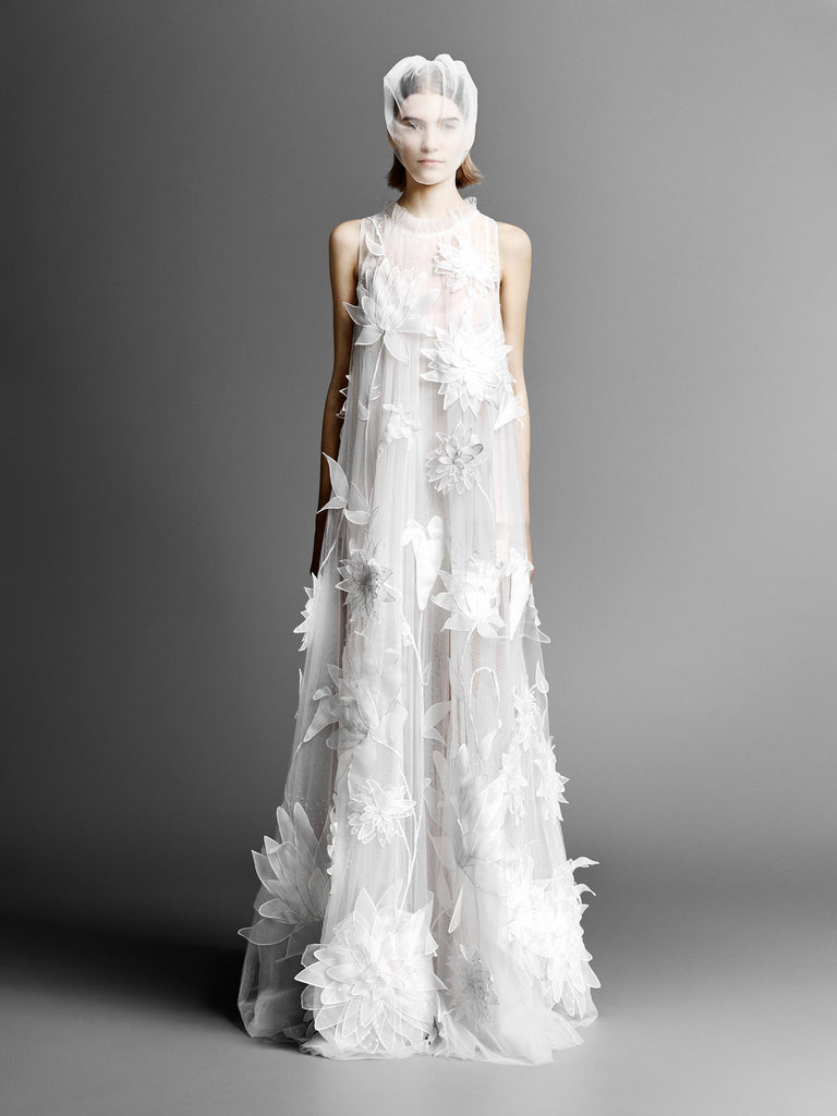 áo cưới đính hoa Viktor & Rolf Bridal Spring 2019 Lily Garden xưởng may áo cưới cao cấp meera meera fashion concept