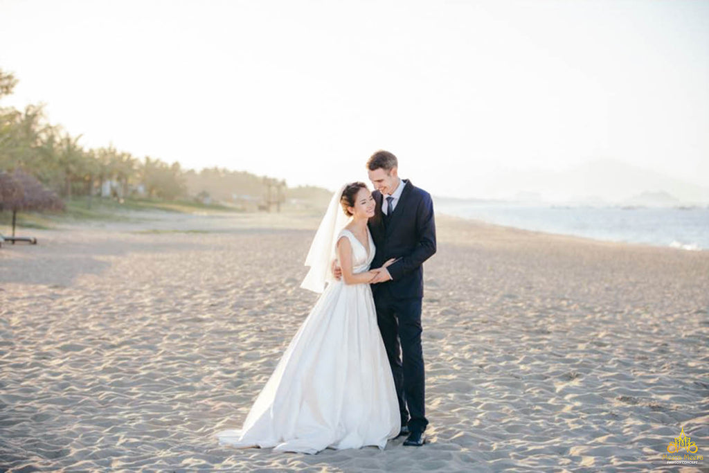 simple beach wedding dress