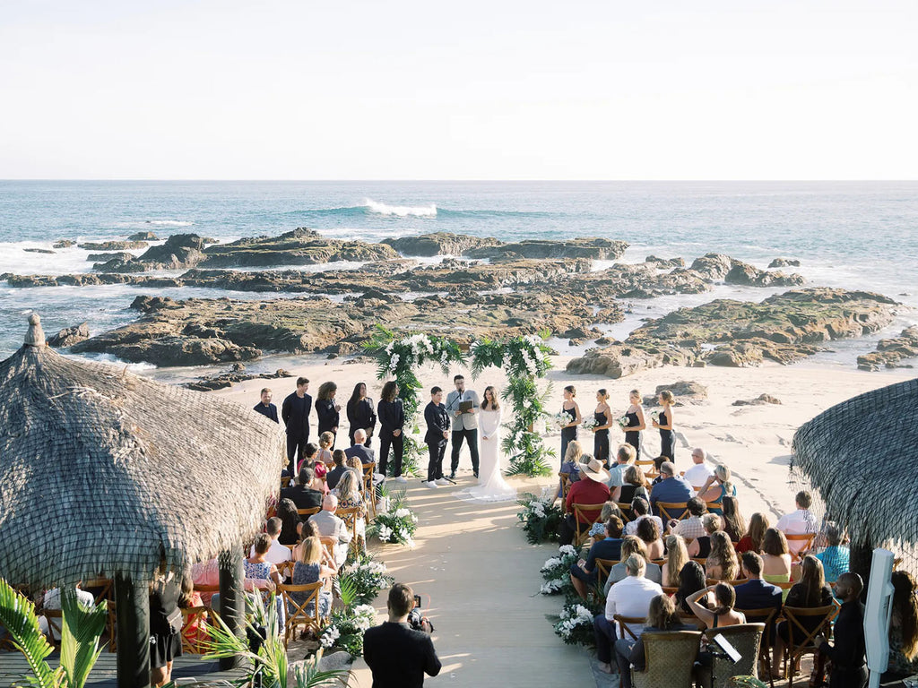 đám cưới tổ chức trên bãi biển