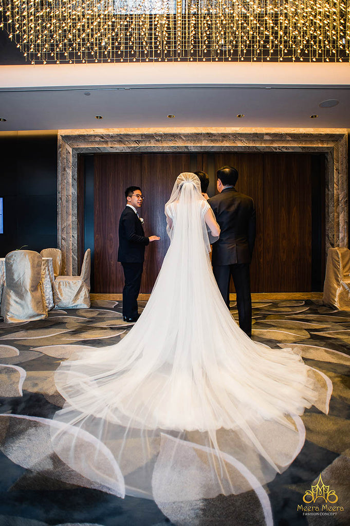 indoor long wedding veil