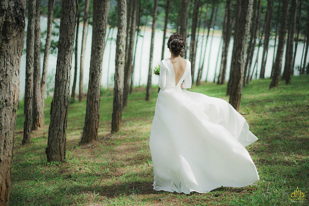 open back outdoor wedding dress