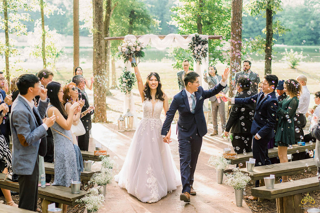 outdoor wedding dress for lakeside wedding