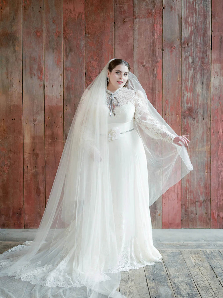 plus size lace bishop sleeve wedding dress