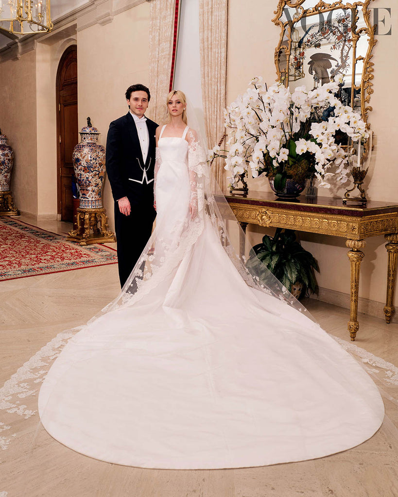 traditional lace wedding veil by valentino