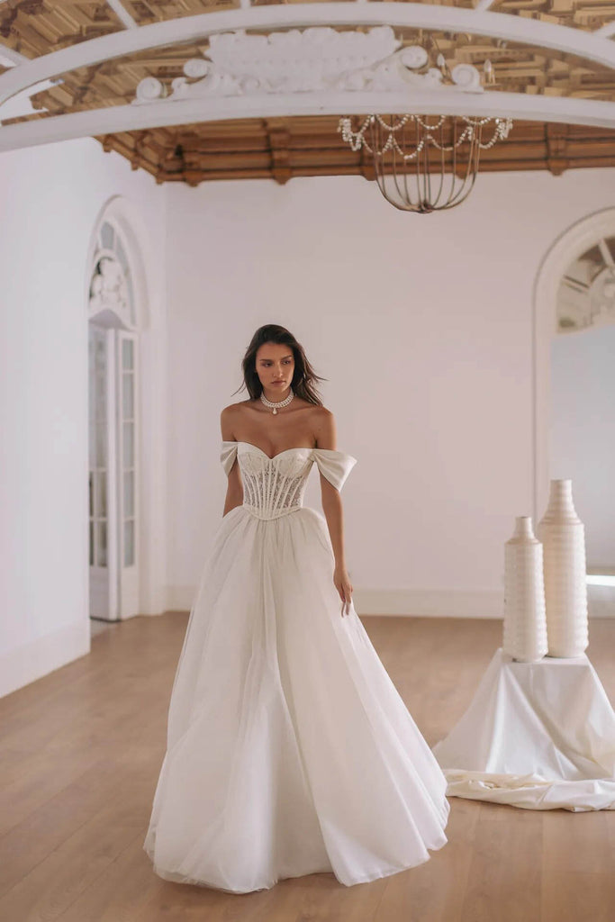 ultra structured corset wedding dress 2025